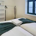 Lejlighed Vibrant On Bustling Street, Above A Restaurant - Perfect For Tourists, *