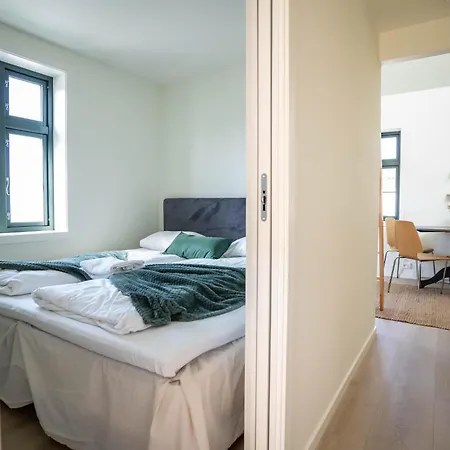 Apartamento Vibrant On Bustling Street, Above A Restaurant - Perfect For Tourists,