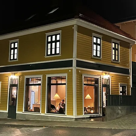 Apartamento Vibrant On Bustling Street, Above A Restaurant - Perfect For Tourists, Stavanger