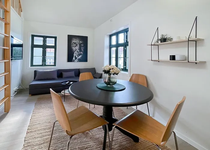 Vibrant On Bustling Street, Above A Restaurant - Perfect For Tourists,