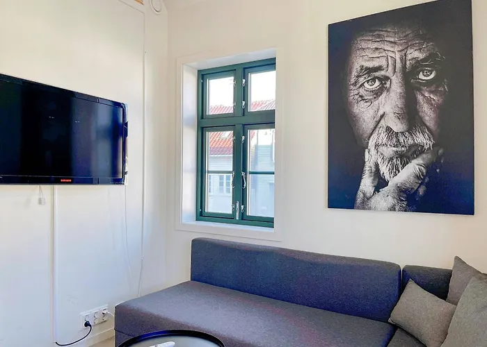 Vibrant On Bustling Street, Above A Restaurant - Perfect For Tourists,