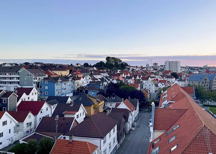 Apartament Vibrant On Bustling Street, Above A Restaurant - Perfect For Tourists, Stavanger