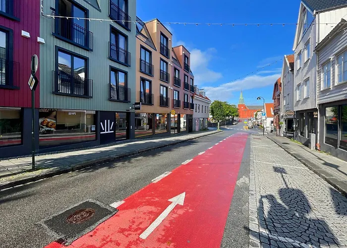 Vibrant On Bustling Street, Above A Restaurant - Perfect For Tourists,