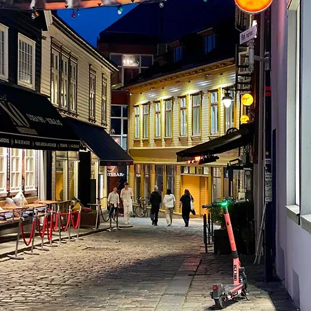 Apartamento Vibrant On Bustling Street, Above A Restaurant - Perfect For Tourists, Stavanger